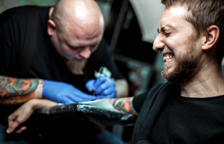 Où est-ce que ça fait le plus mal de se faire tatouer ? Dévoiler les points douloureux