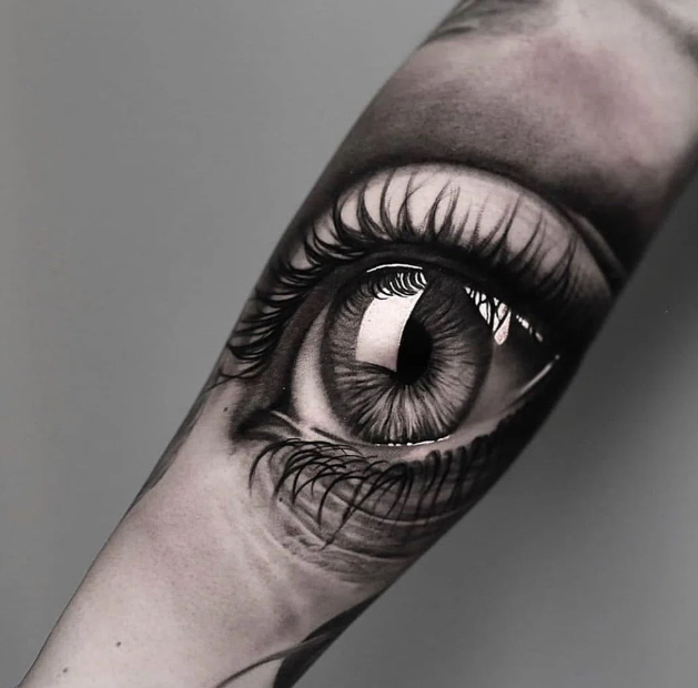 Comment tatouer des yeux réalistes : maîtriser l’art de l’encre de précision